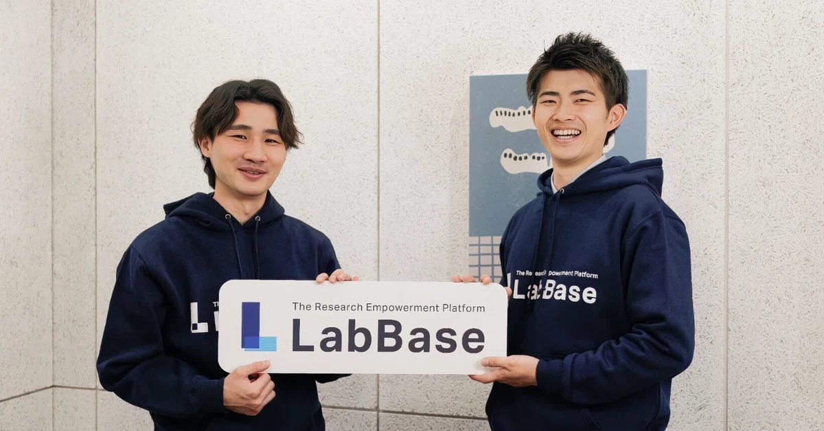 仲間であり、良きライバル。医療業界から転職した同期2人が語る仕事への情熱とLabBaseへの期待