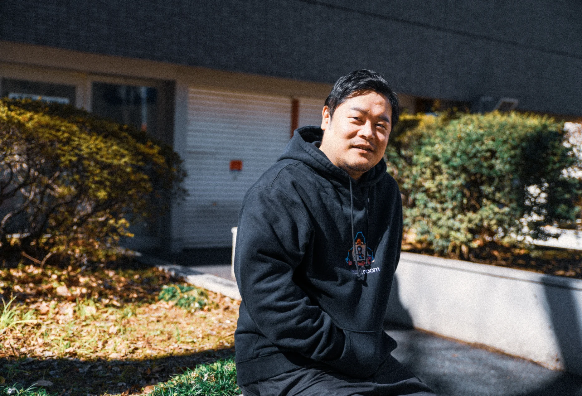 CAREER JOURNEYS - 30歳を過ぎてからエンジニアにキャリアチェンジ。大人気ゲームシリーズの開発メンバーにまで成長。