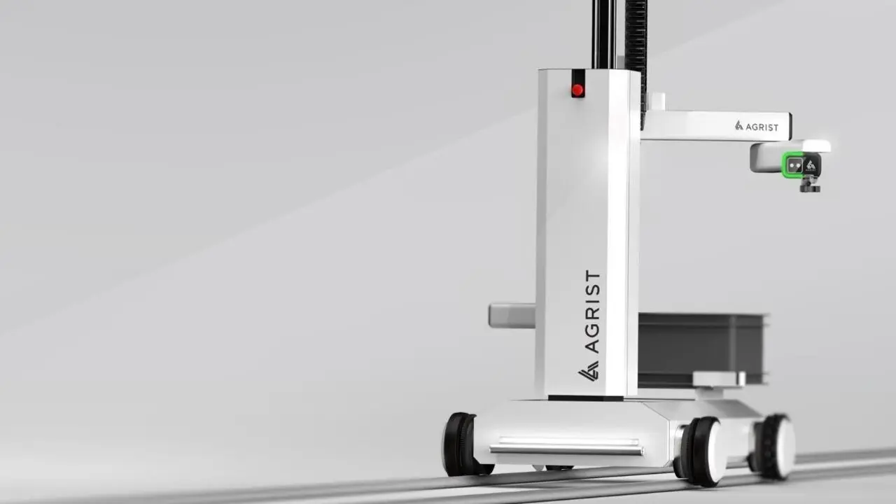 AIとロボット技術を融合させ、機能強化した新型自動収穫ロボット「Q」をリリース