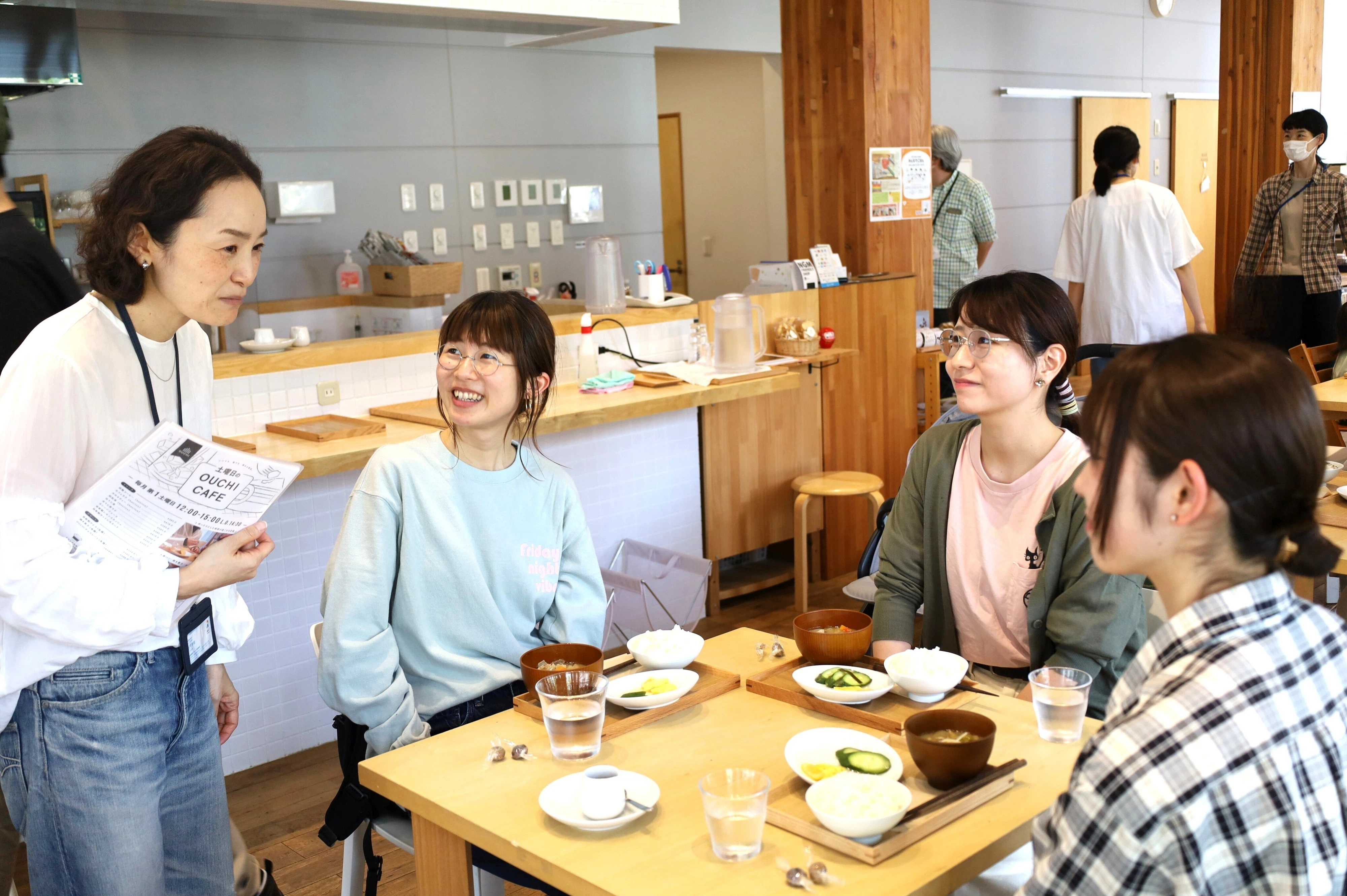 ーゆるやかなつながりを育む、みんなの居場所－【障がい者支援施設OUCHIの取り組み】多世代交流型地域食堂「みんなでごはん」