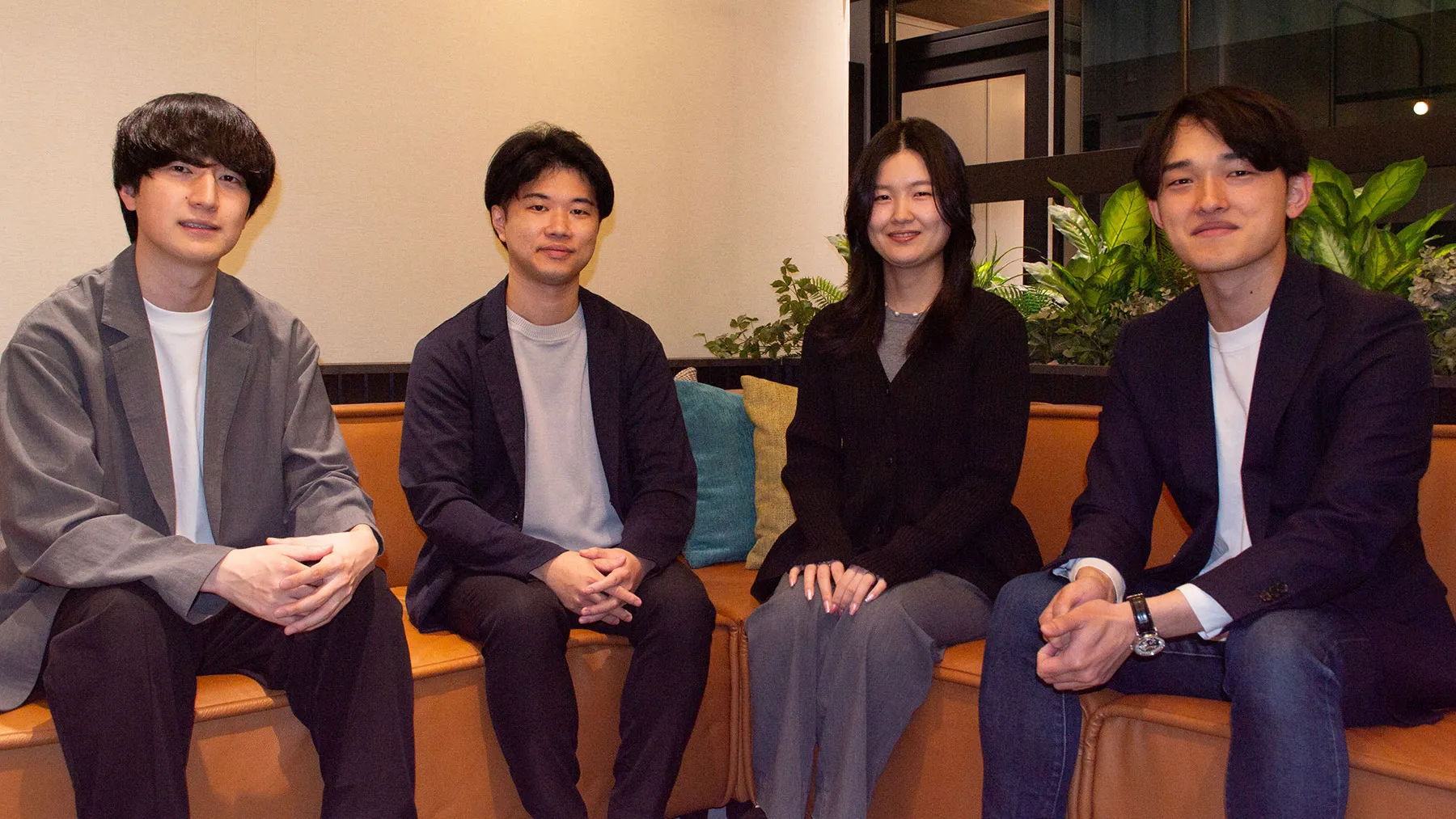 【20代若手社員のホンネ座談会】未経験からエンタメの最前線へ。“好き”を仕事にした4人の現在地