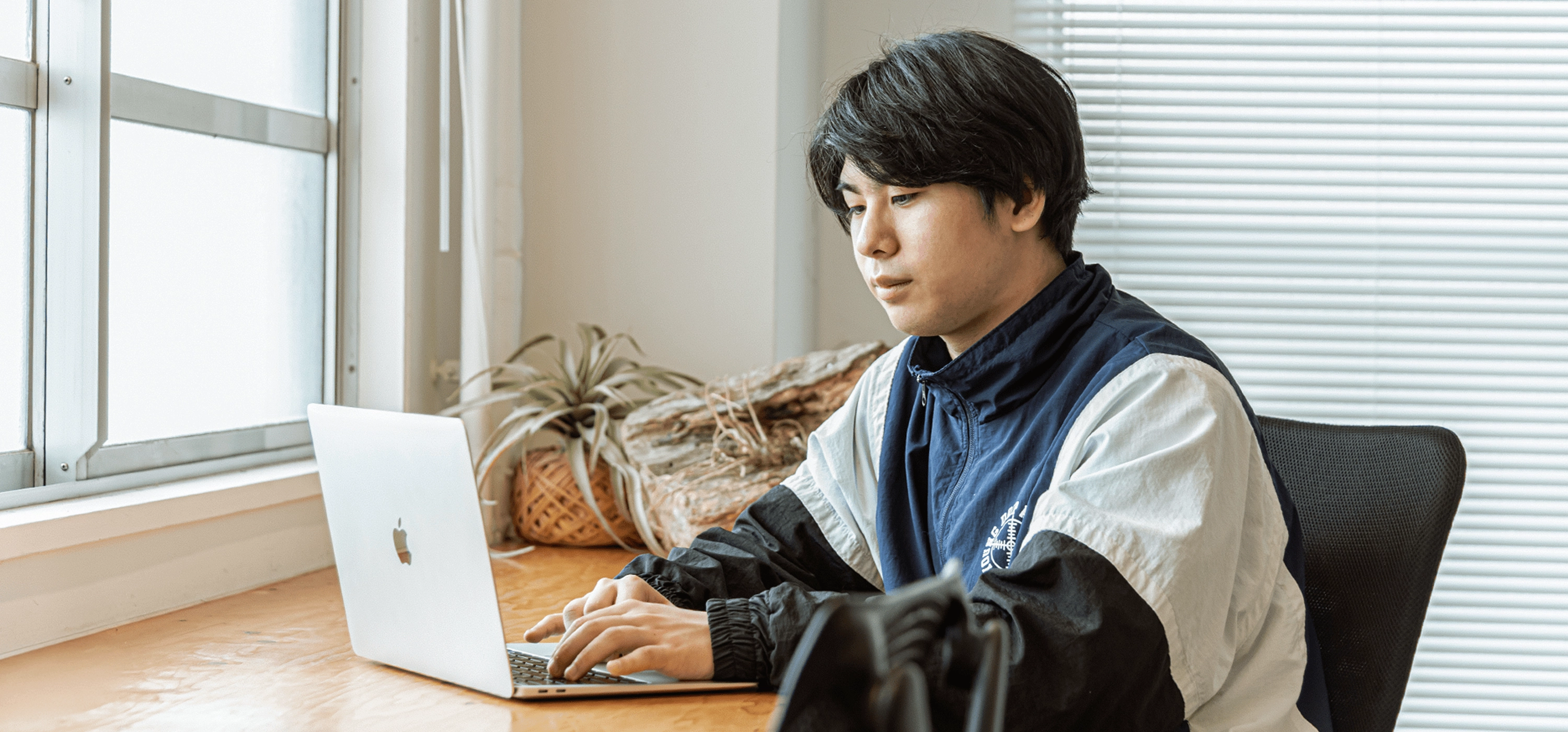「好きって思えた会社を選んだから、今がある」激務も支えも成長に変えた、21歳エンジニアの1年